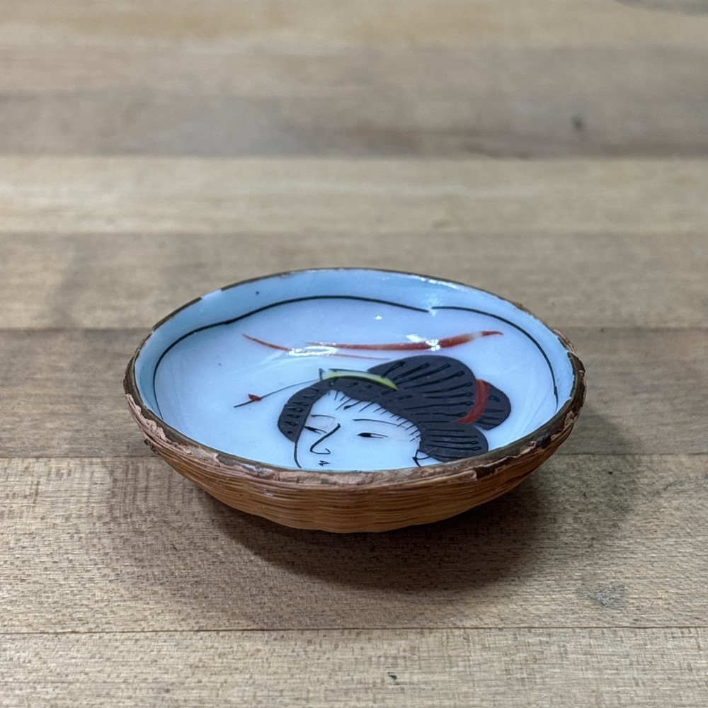 Antique Japanese Meiji Taisho Porcelain Geisha Sake Cup Woven